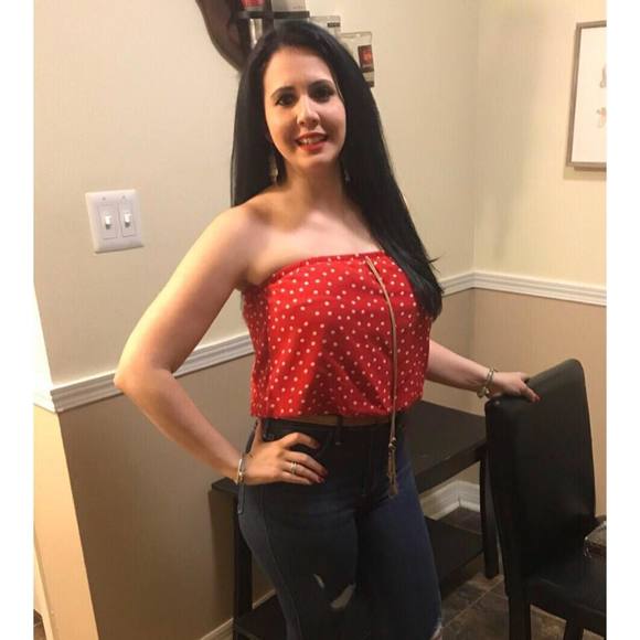 Meet your Posher, Gloria - Picture 1 of 1